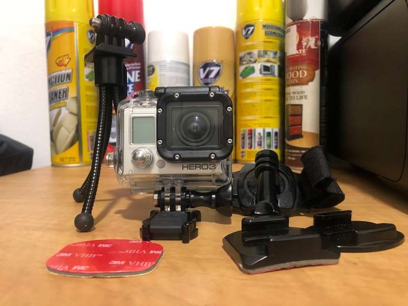 Gopro HERO 3 Silver Edition IN EXCELLENT CONDITION WITH HOUSING AND STAND