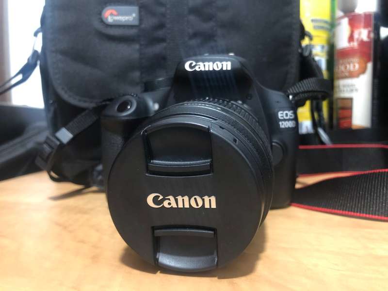 Canon EOS 1200D DSLR Camera 18MP ,FHD MOVIES ,18-55mm Lens IN VERY GOOD CONDITION , WITH LOWEPRO BAG