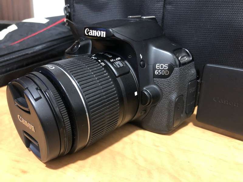 CANON 650D,18MP, FULL HD MOVIES,WITH 18-55MM LENS,CARRY BAG VERY GOOD CONDITION