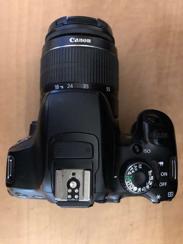 CANON 650D,18MP, FULL HD MOVIES,WITH 18-55MM LENS,CARRY BAG VERY GOOD CONDITION
