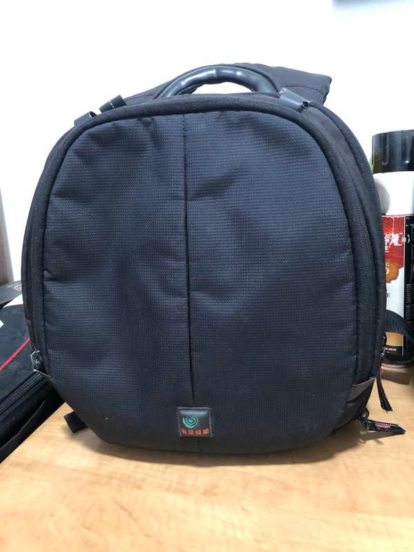 CANON 650D,18MP, FULL HD MOVIES,WITH 18-55MM LENS,CARRY BAG VERY GOOD CONDITION
