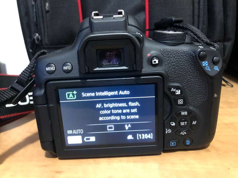 CANON EOS 750D DSLR WITH CANON EF-S 18-55MM III , 16GB SD CARD AND CANON BAG, EXCELLENT CONDITION