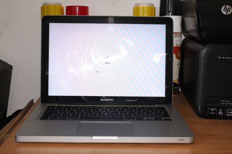 MACBOOK PRO 13 CORE I5 @2.40GHz,8GB RAM ,500GB HDD,INTEL HD GRAPHICS 3000, VERY GOOD CONDITION