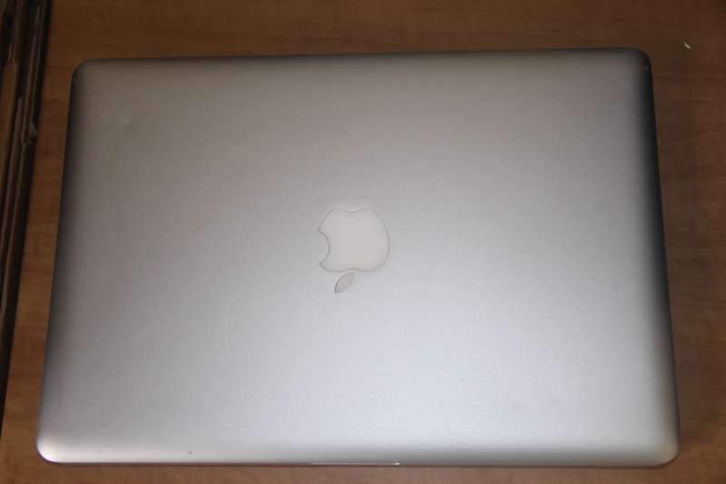 MACBOOK PRO 13 CORE I5 @2.50GHz,4GB RAM ,500GB HDD,INTEL HD GRAPHICS 4000, GOOD CONDITION