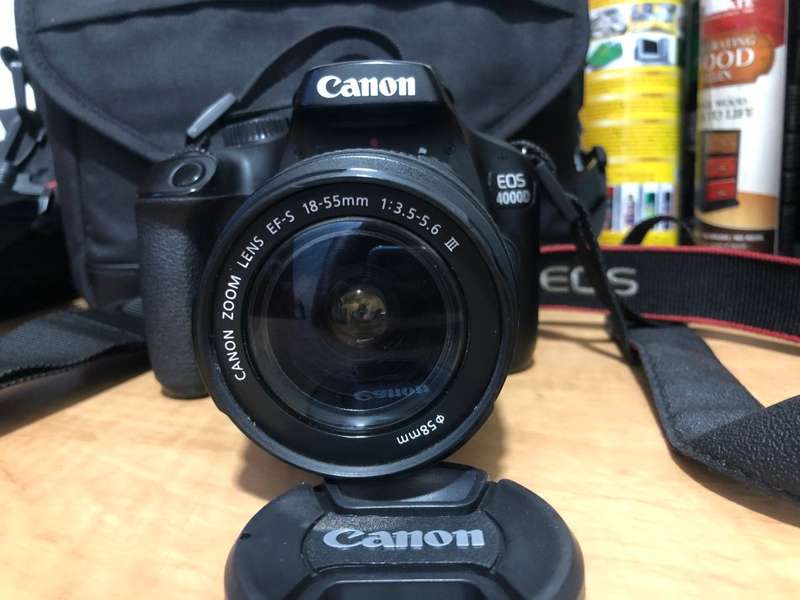 Canon EOS 4000D DSLR with EF-S 18-55mm III IN EXCELLENT CONDITION WITH CANON BAG