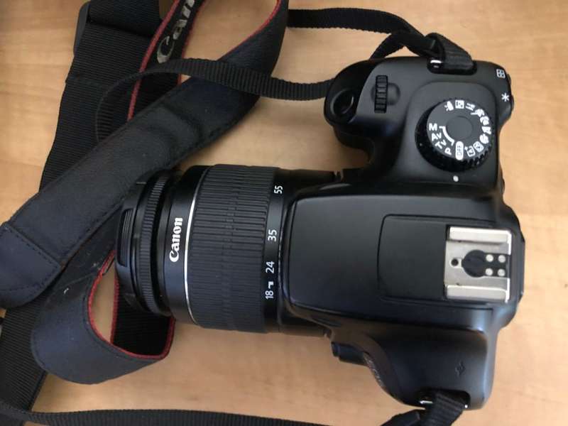 Canon EOS 4000D DSLR with EF-S 18-55mm III IN EXCELLENT CONDITION WITH CANON BAG