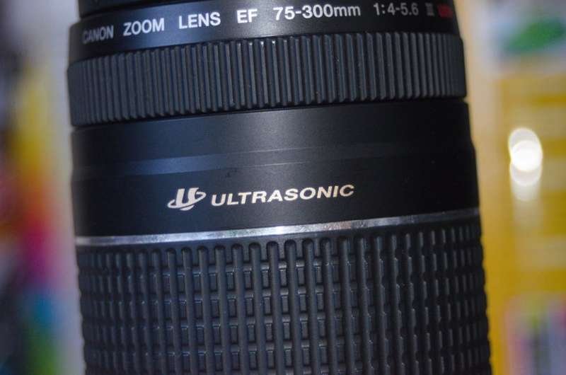 CANON EF 75-300mm f/4-5.6 III USM