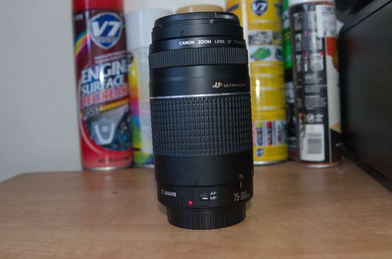 CANON EF 75-300mm f/4-5.6 III USM