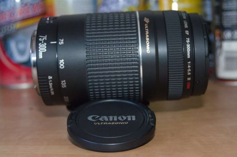 CANON EF 75-300mm f/4-5.6 III USM
