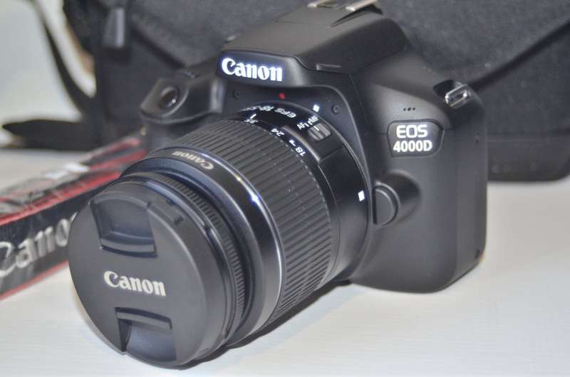 Canon EOS 4000D 18MP DSLR , FHD MOVIES, WIFI with EF-S 18-55mm  CARRY BAG. BRAND NEW CONDITION