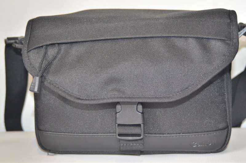 Canon EOS 4000D 18MP DSLR , FHD MOVIES, WIFI with EF-S 18-55mm  CARRY BAG. BRAND NEW CONDITION