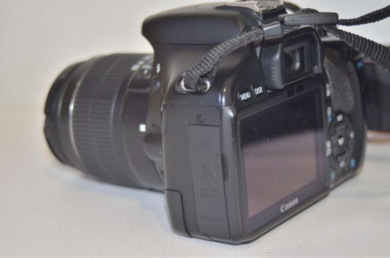 Canon EOS 550D  18 MP Digital SLR Camera , FULL HD MOVIES and EF-S 18-55mm f/3.5-5.6 III Lens