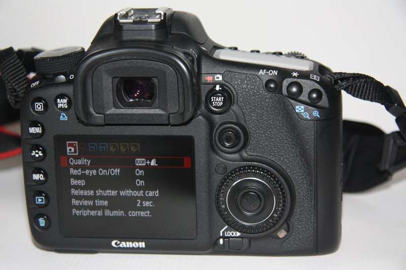 CANON EOS 7D WITH 18-135MM IS LENS , EXCELLENT CONDITION