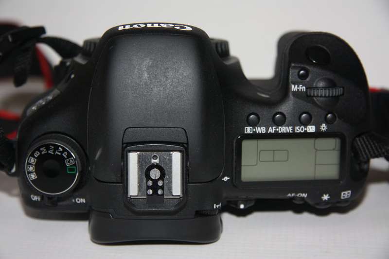 CANON EOS 7D WITH 18-135MM IS LENS , EXCELLENT CONDITION