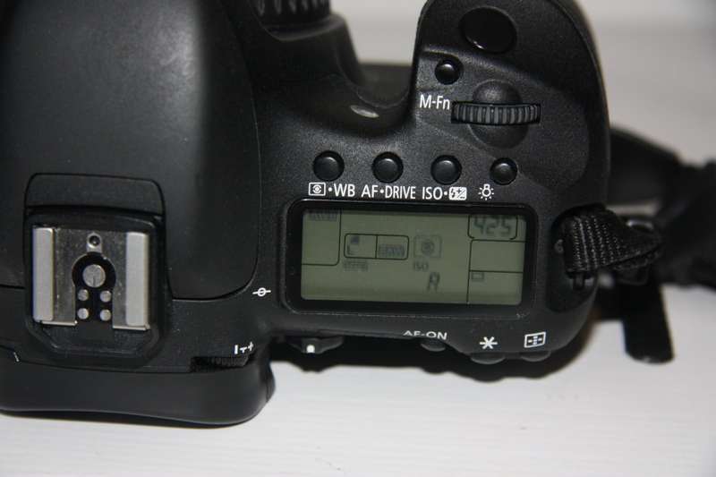 CANON EOS 7D WITH 18-135MM IS LENS , EXCELLENT CONDITION