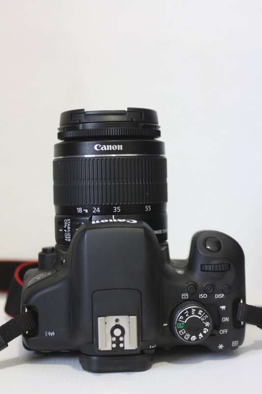 Canon EOS 750D 24MP DSLR Camera WITH 18-55MM IS II , VOYAGER BAG, BOOKLET AND 16GB SD CARD