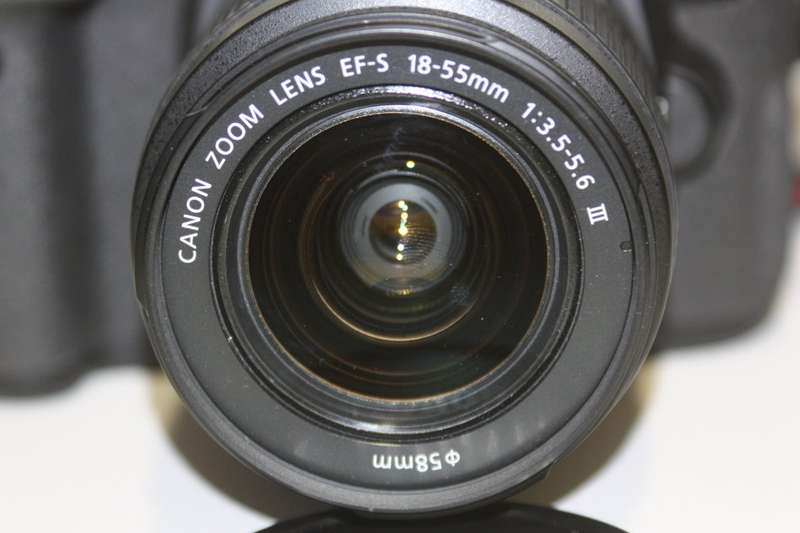 CANON EOS 650D, 18MP DSLR WITH FULL HD MOVIES, 18-55MM III ZOOM LENS AND CANON CARRY BAG
