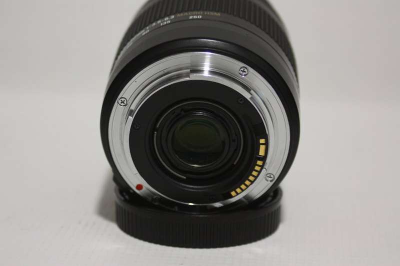 Sigma 18-250mm F3.5-6.3 DC Macro OS HSM for Canon EF Mount IN EXCELLENT CONDITION