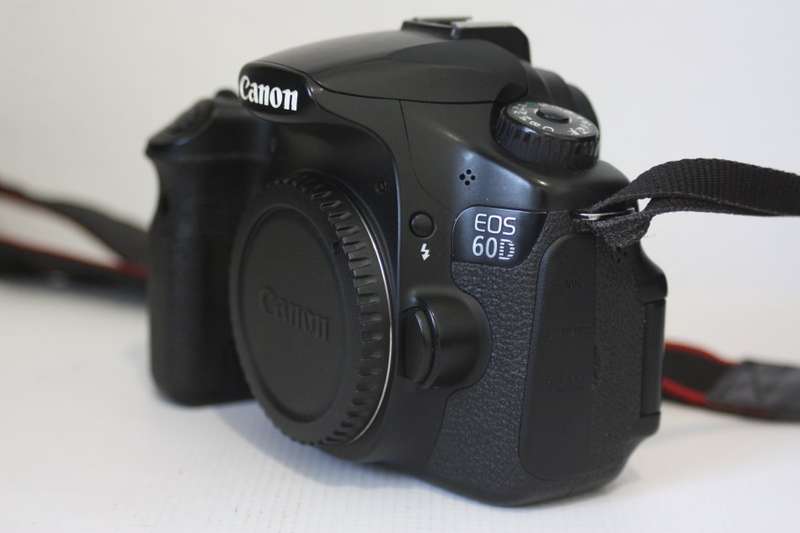 Canon EOS 60D BODY ONLY IN VERY GOOD CONDITION