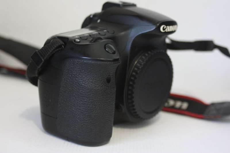 Canon EOS 60D BODY ONLY IN VERY GOOD CONDITION