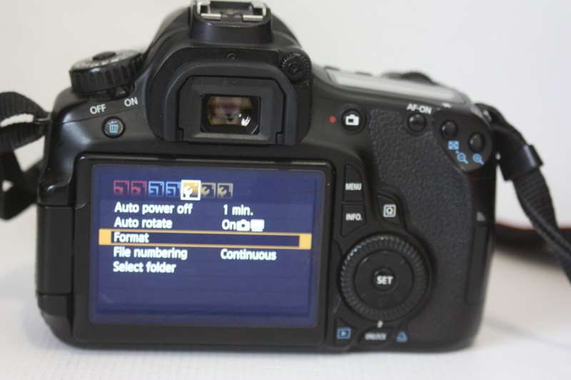 Canon EOS 60D BODY ONLY IN VERY GOOD CONDITION
