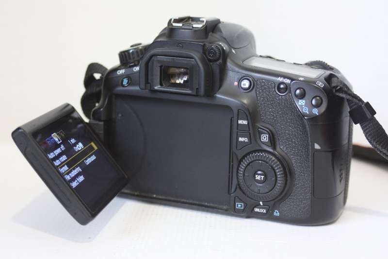 Canon EOS 60D BODY ONLY IN VERY GOOD CONDITION