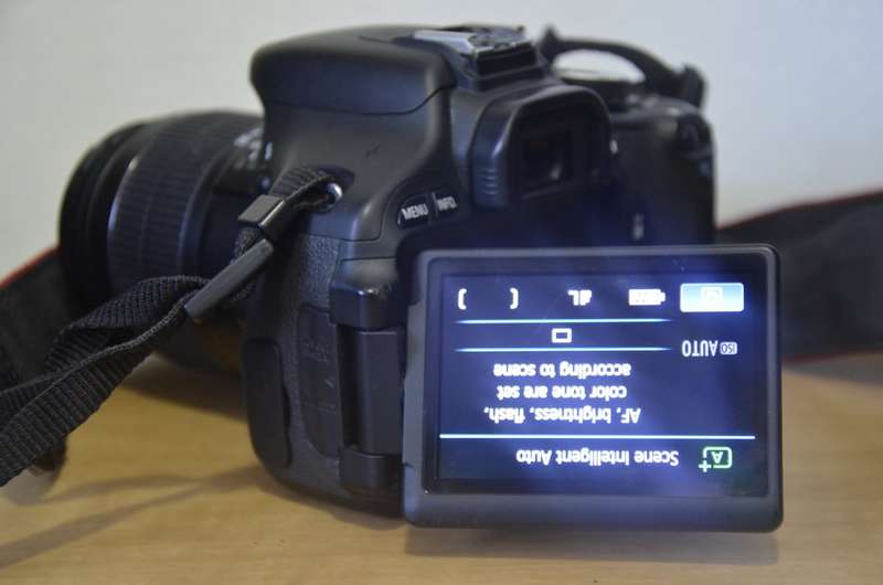 Canon EOS 600D 18MP Digital SLR Camera, FULL HD MOVIES With 18-55mm f/3.5-5.6 III Lens
