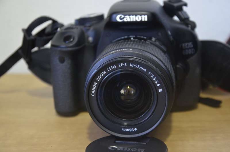 Canon EOS 600D 18MP Digital SLR Camera, FULL HD MOVIES With 18-55mm f/3.5-5.6 III Lens