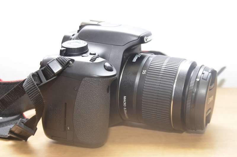 Canon EOS 600D 18MP Digital SLR Camera, FULL HD MOVIES With 18-55mm f/3.5-5.6 III Lens