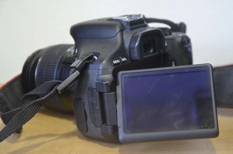 Canon EOS 600D 18MP Digital SLR Camera, FULL HD MOVIES With 18-55mm f/3.5-5.6 III Lens