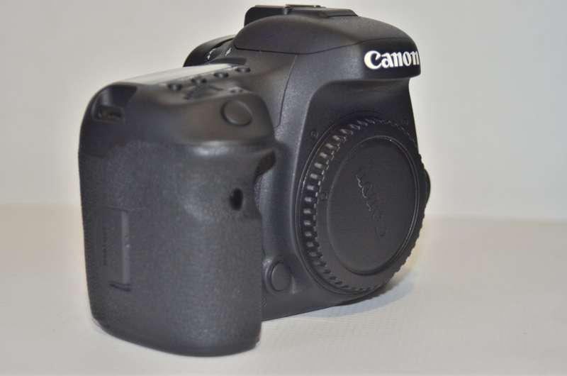 CANON 7D MARK II IN EXCELLENT CONDITION BODY ONLY