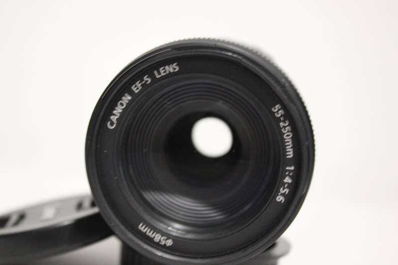 Canon EF-S 55-250mm f/4-5.6 is Image Stabilizer Telephoto Zoom Lens VERY GOOD  CONDITION