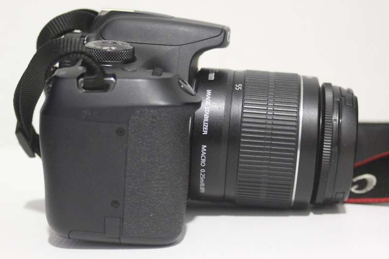 Canon EOS 2000D 24MP DSLR, FULL HD MOVIES , 18-55MM IS II ZOOM LENS IN NEW CONDITION WITH  BAG