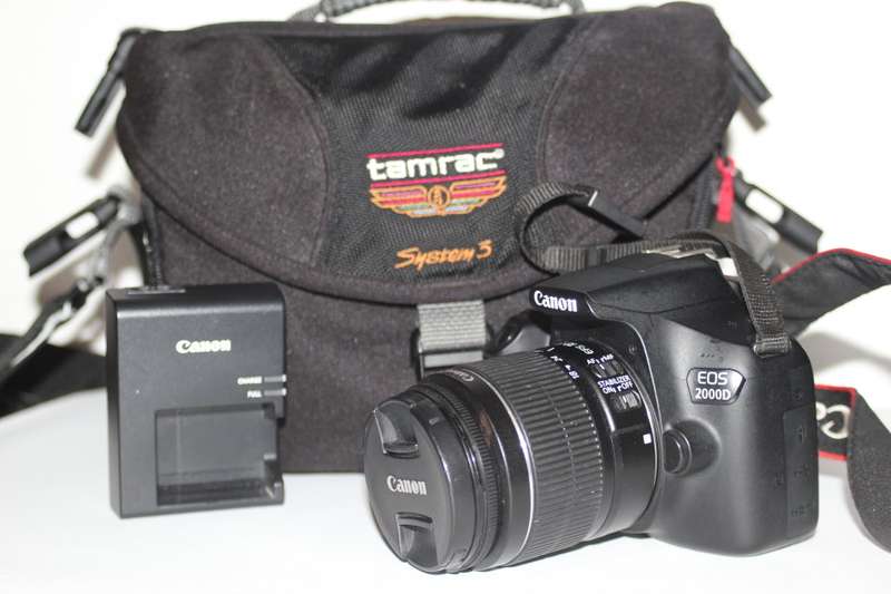 Canon EOS 2000D 24MP DSLR, FULL HD MOVIES , 18-55MM IS II ZOOM LENS IN NEW CONDITION WITH  BAG