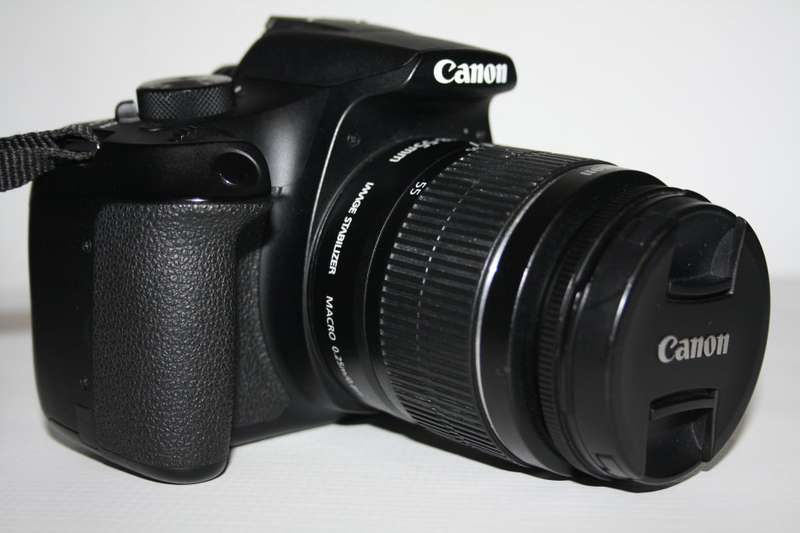 Canon EOS 1300D 18MP DSLR , FULL HD MOVIES with WIFI ,18-55MM IS II LENS  ,VERY GOOD CONDITION