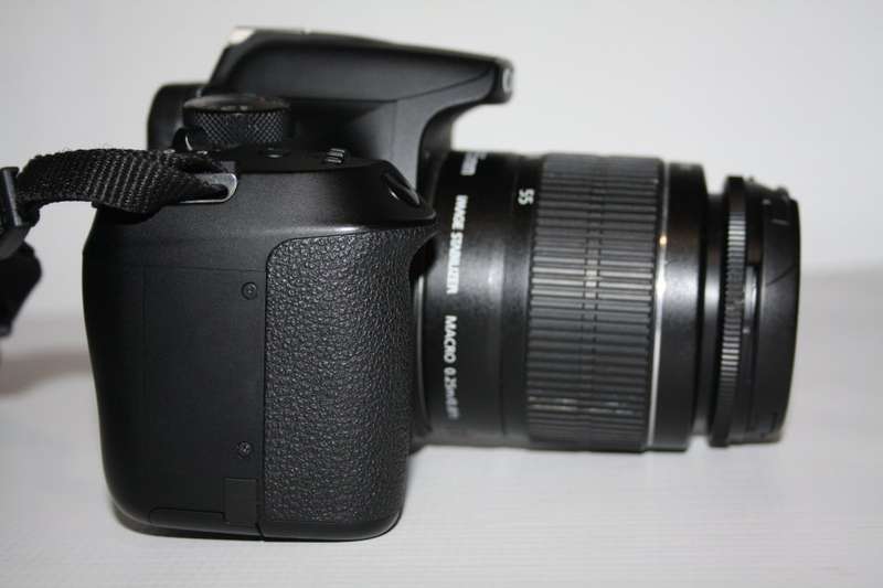 Canon EOS 1300D 18MP DSLR , FULL HD MOVIES with WIFI ,18-55MM IS II LENS  ,VERY GOOD CONDITION