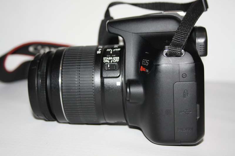 Canon EOS 1300D 18MP DSLR , FULL HD MOVIES with WIFI ,18-55MM IS II LENS  ,VERY GOOD CONDITION