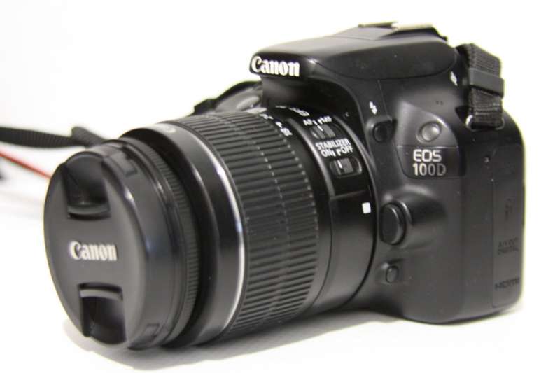 Canon EOS 100D 18MP DSLR , FULL HD MOVIES Camera  with 18-55mm IS II Zoom Lens