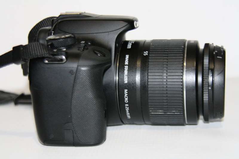 Canon EOS 100D 18MP DSLR , FULL HD MOVIES Camera  with 18-55mm IS II Zoom Lens