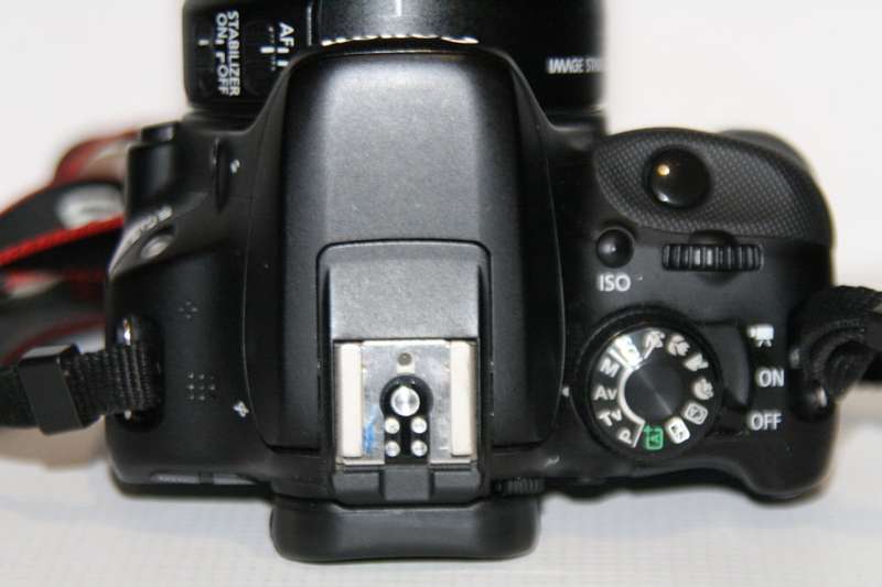 Canon EOS 100D 18MP DSLR , FULL HD MOVIES Camera  with 18-55mm IS II Zoom Lens