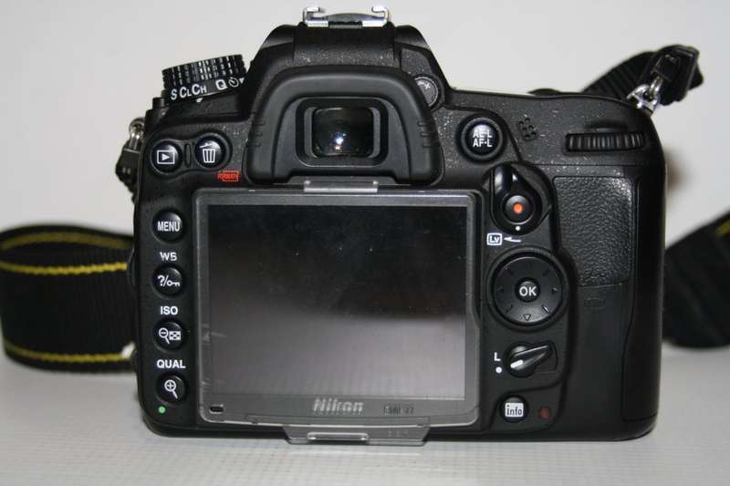 NIKON D7000, 16MP DSRL  ( BODY ONLY IN EXCELLENT CONDITION )LOW SHUTTER COUNT OF 10143
