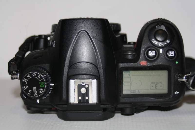NIKON D7000, 16MP DSRL  ( BODY ONLY IN EXCELLENT CONDITION )LOW SHUTTER COUNT OF 10143