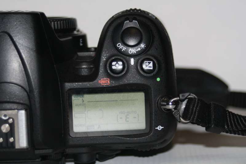 NIKON D7000, 16MP DSRL  ( BODY ONLY IN EXCELLENT CONDITION )LOW SHUTTER COUNT OF 10143