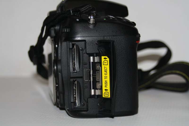 NIKON D7000, 16MP DSRL  ( BODY ONLY IN EXCELLENT CONDITION )LOW SHUTTER COUNT OF 10143