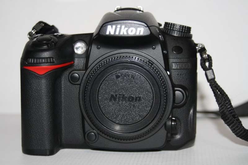 NIKON D7000, 16MP DSRL  ( BODY ONLY IN EXCELLENT CONDITION )LOW SHUTTER COUNT OF 10143