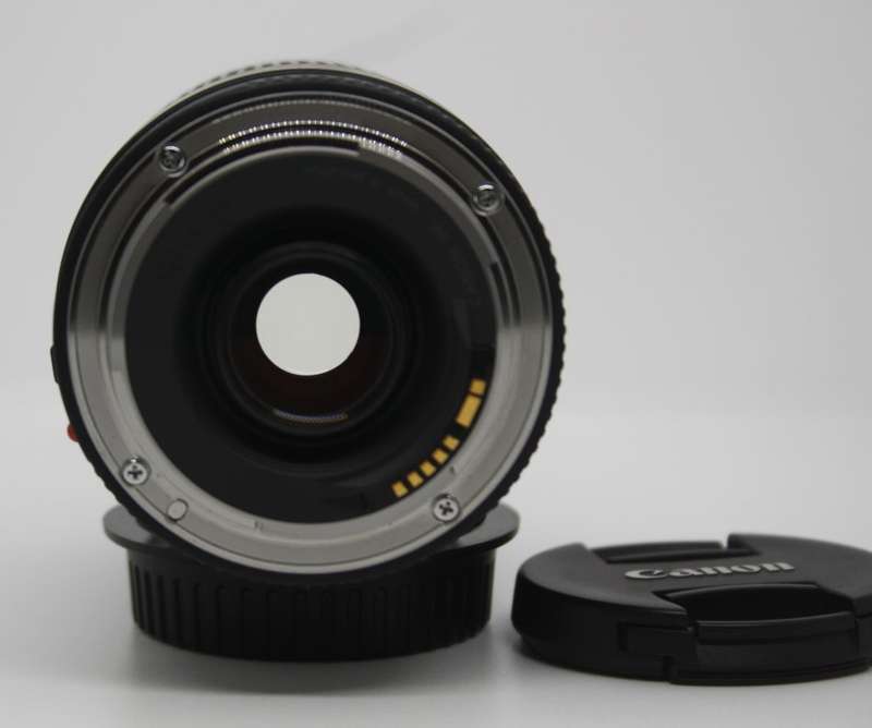 Canon EF 75-300mm f/4-5.6 III Telephoto Zoom Lens for Canon SLR Cameras , BRAND NEW CONDITION ,BOXED