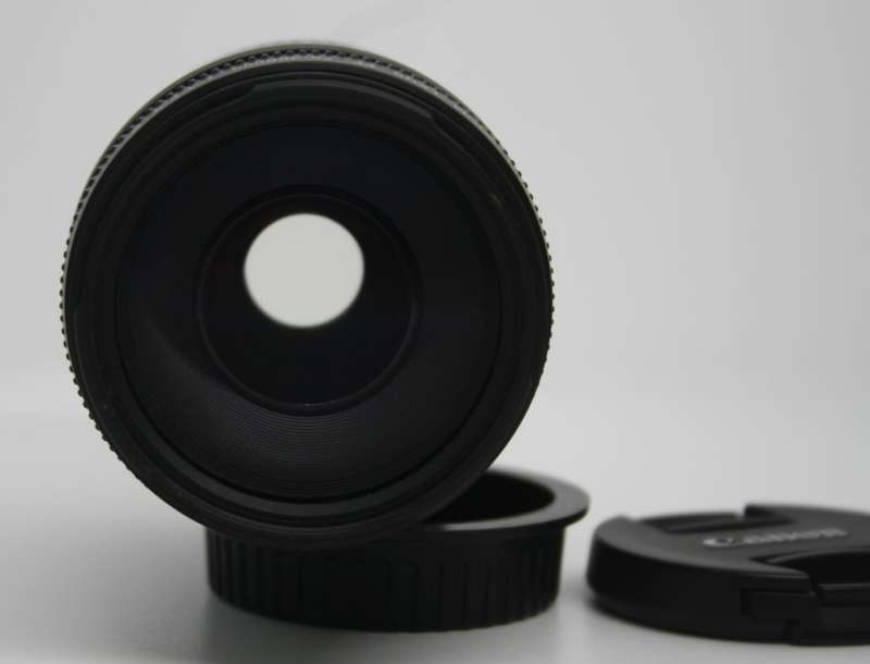 Canon EF 75-300mm f/4-5.6 III Telephoto Zoom Lens for Canon SLR Cameras , BRAND NEW CONDITION ,BOXED