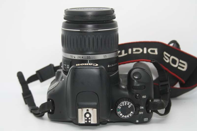 Canon EOS 550D , 18 MP ,FULL HD MOVIES Digital SLR Camera with  EF-S 18-55mm f/3.5-5.6 II