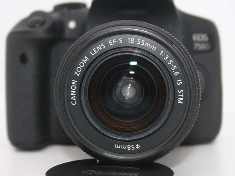 Canon EOS 750D 24MP DSLR Camera WITH 18-55MM IS STM , 16GB SD CARD BRAND NEW BAG, 500 SHOTS TAKEN