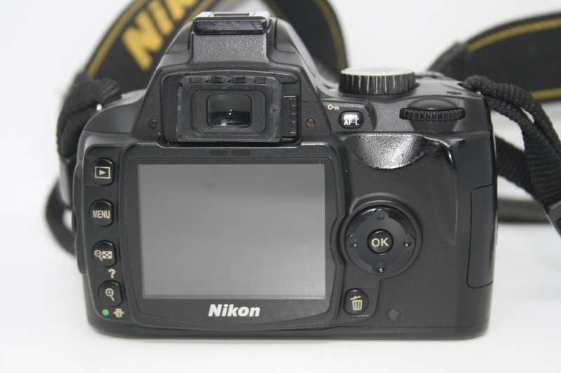 Nikon D60 DSLR  with 18-105mm f/3.5-5.6G ED VR Auto Focus-S Nikkor  Zoom Lens VERY GOOD CONDITION
